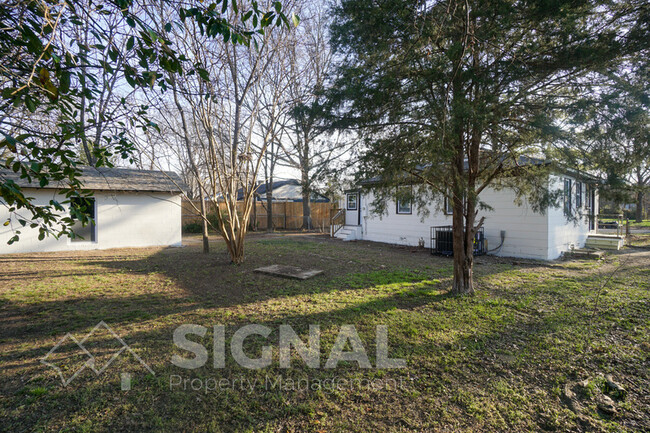 Building Photo - 7108 4th Ct N