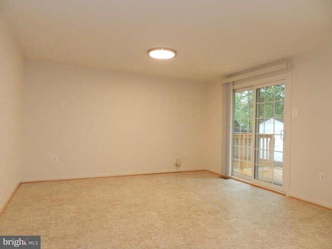 Building Photo - 10605 Holleybrooke Dr