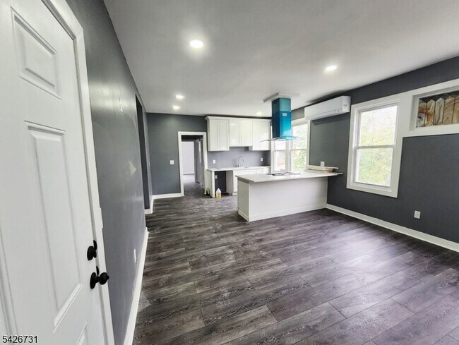 Building Photo - 49 Union Pl