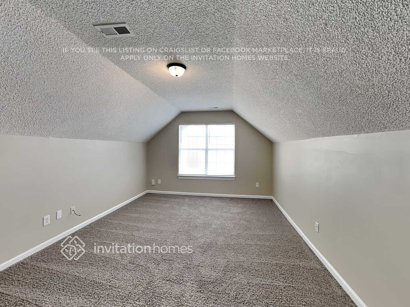 Building Photo - 2343 Century Oaks Ln