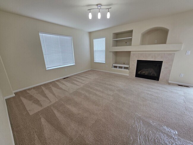Building Photo - 874 Diamond Rim Dr