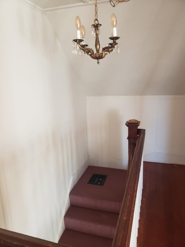 Building Photo - 5 Perry Ave