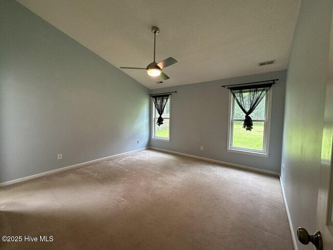 Building Photo - 237 Baytree Dr