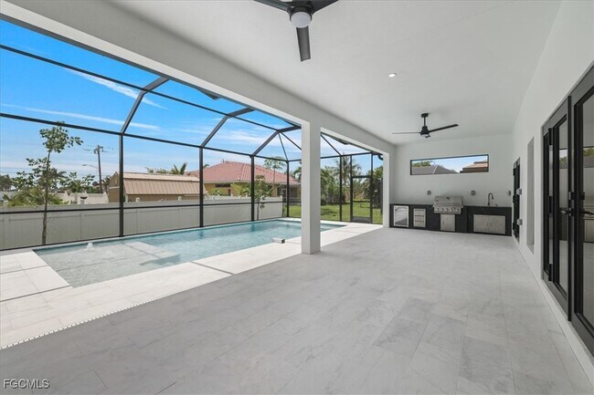 Building Photo - 4333 SW 16th Pl