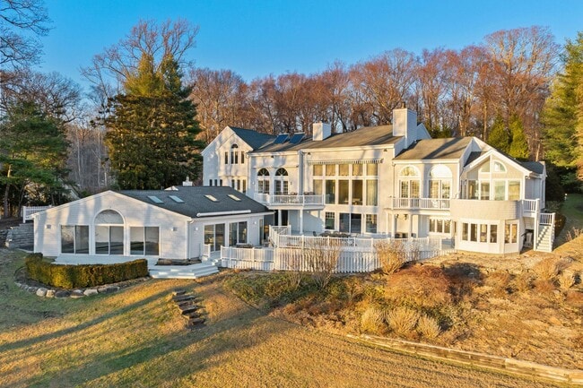 Primary Photo - 19 Mallard Dr