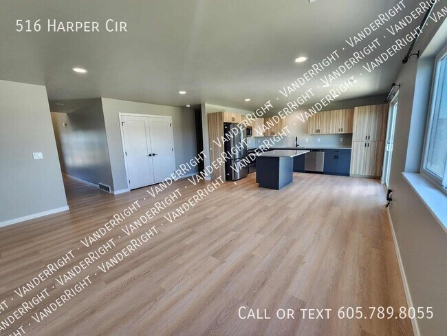 Building Photo - 516 Harper Cir