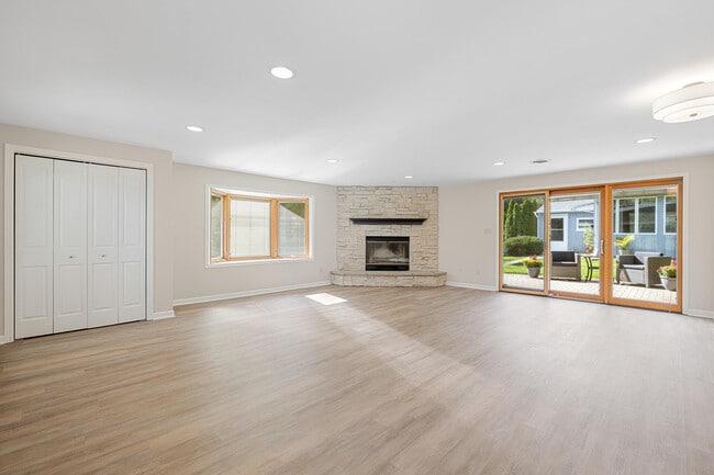 Building Photo - 4705 Highland Park Dr