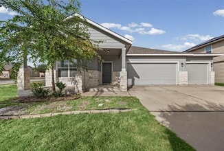 Building Photo - 1532 Maier Dr