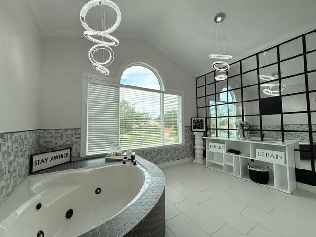 Building Photo - 2929 Wilderness Blvd W