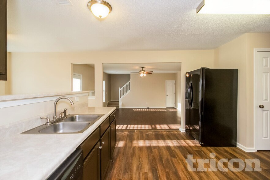 Building Photo - 2040 Smithfield Ave