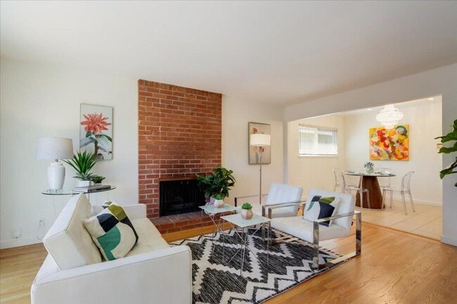 Building Photo - 4 Bedroom Home in Strawberry Park Stunner