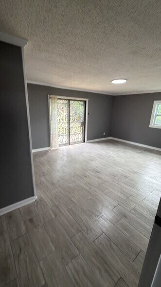 Building Photo - 2530 Rozelle St