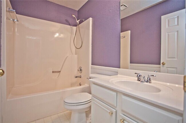 Building Photo - 281 Stein St