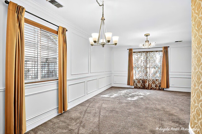 Building Photo - 1161 Hampton Ln