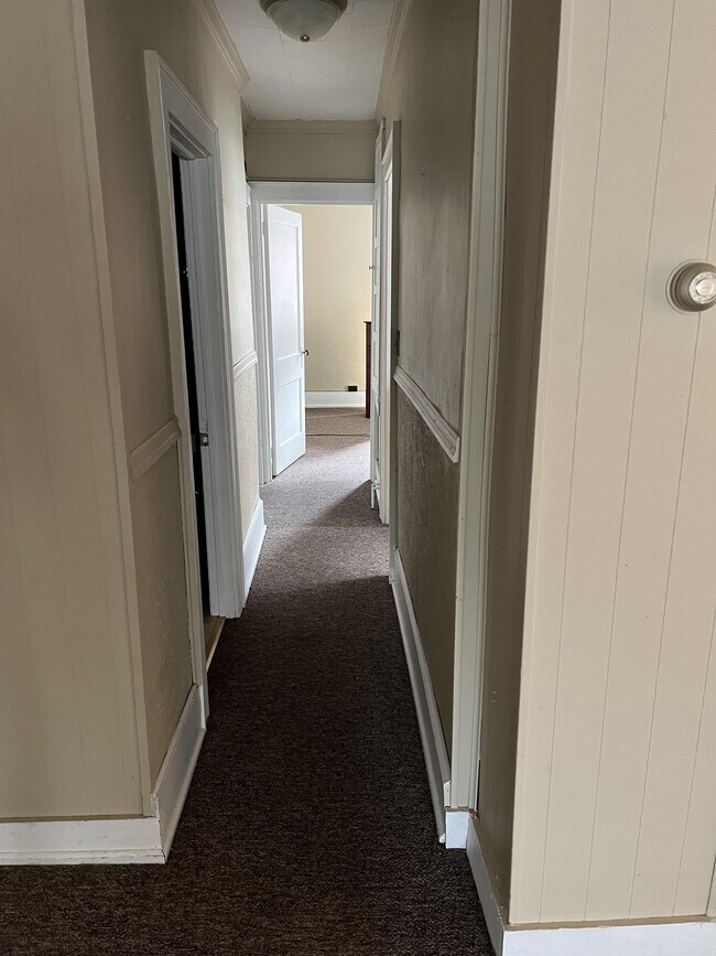 Building Photo - 204 N 12th Ave