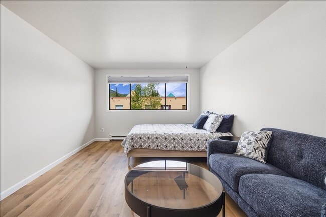 Building Photo - Long Term Rental- Cedar Lodge 218