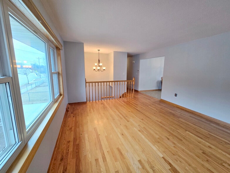 Building Photo - 725 Elton Hills Dr NW