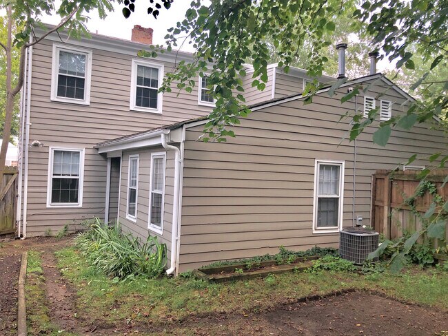 Building Photo - Three-Bedroom Duplex in Downtown Richmond