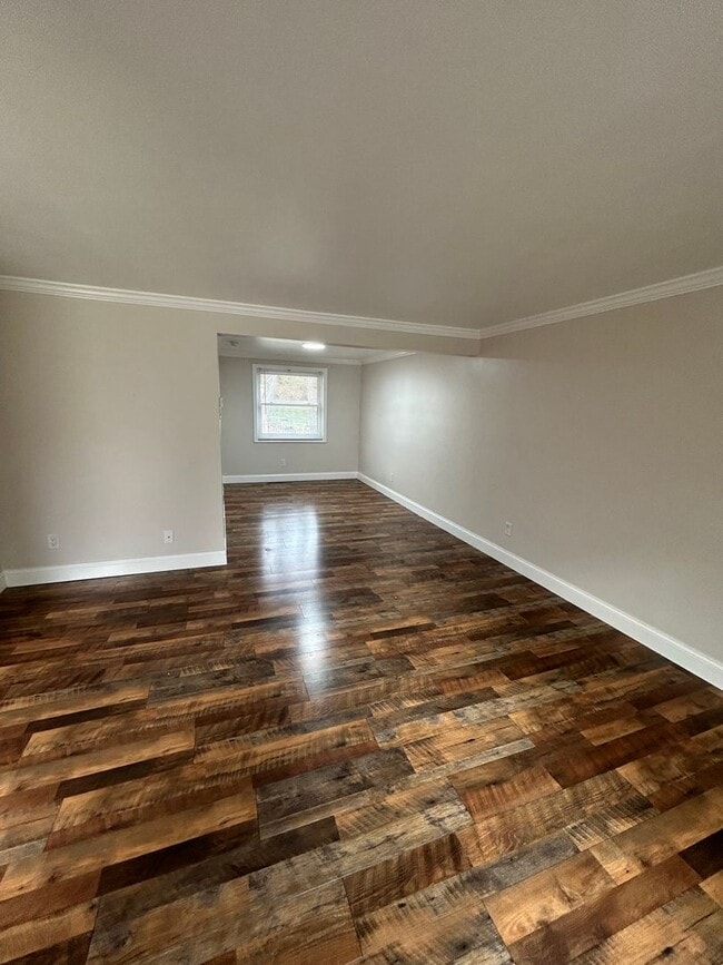 Building Photo - Modern Charm: 2 BR Home with Finished Basement, Pet Friendly, Assigned Parking, and Prime Location!