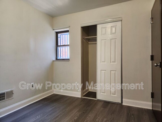 Building Photo - 1338 S 9th St