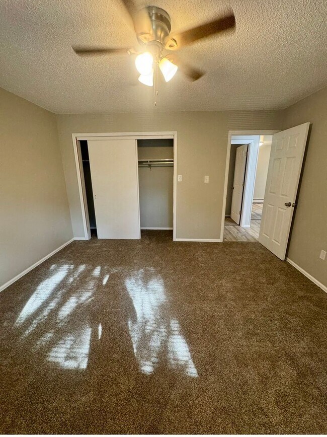 Building Photo - 6415 Yvonne Way