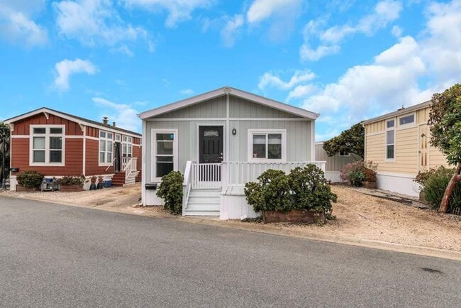 Building Photo - 149 1st Ave