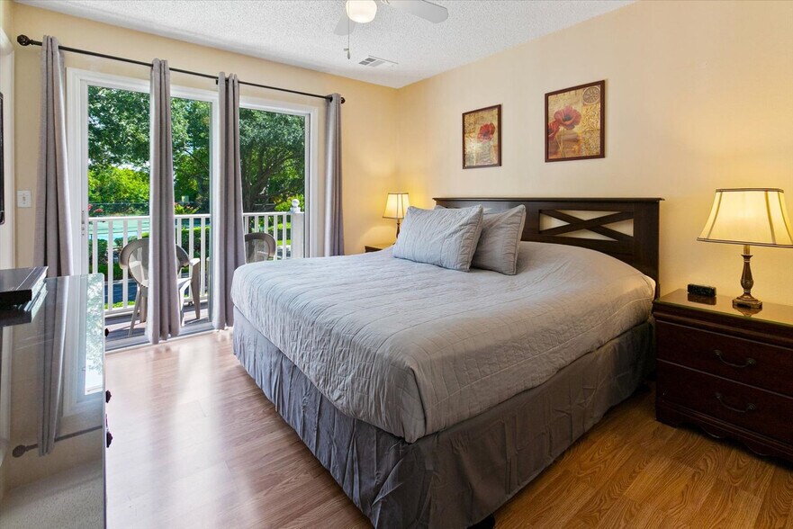 Building Photo - 8569 Crystal Cove Loop