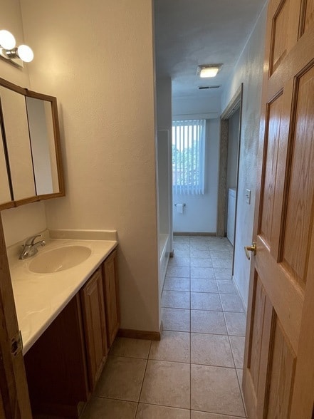 Building Photo - 6032 Park Ridge Rd