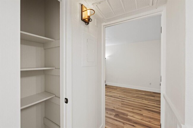 Building Photo - 1705 Crossing Pl