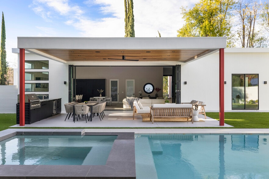 Building Photo - 22020 Alizondo Dr