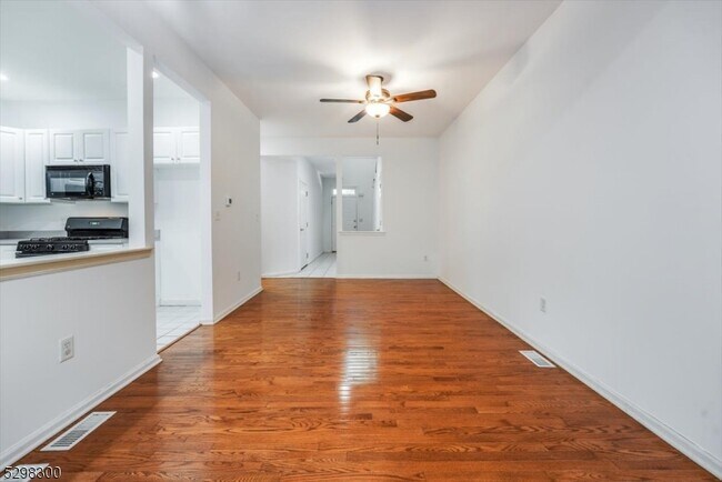 Building Photo - 627 Old Dover Rd