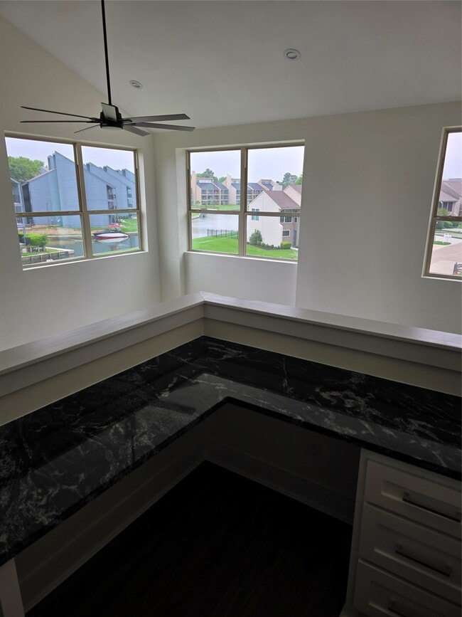 Building Photo - 12255 Trail Hollow Dr