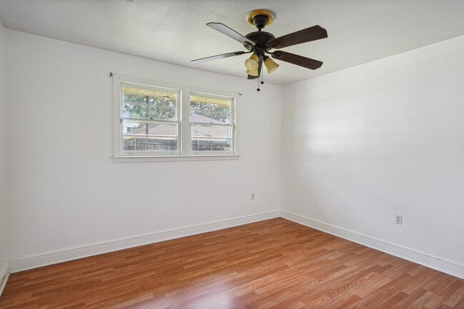 Building Photo - 9441 Sharla Dr