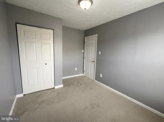 Building Photo - 9746 Harvester Cir