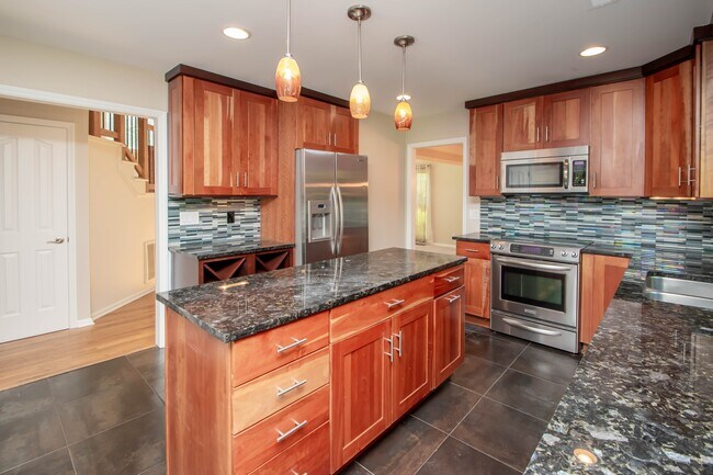 Building Photo - 6447 High Creek Ct