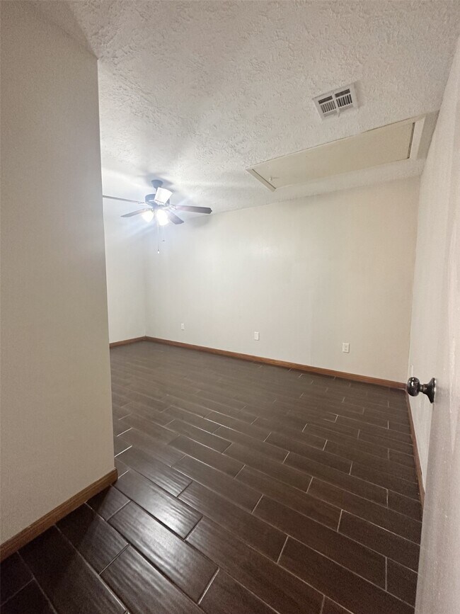 Building Photo - 2509 Wall St