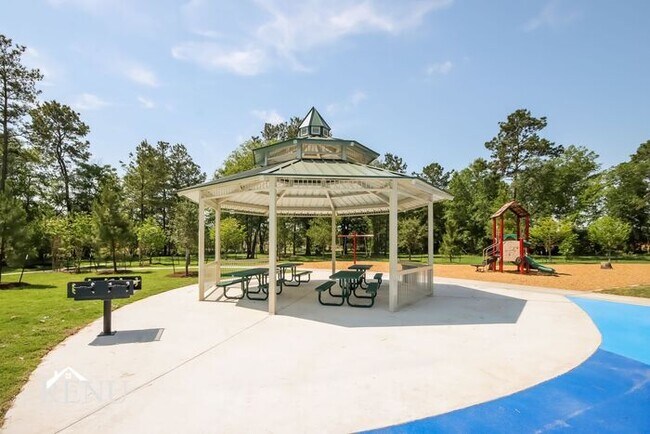 Building Photo - 10414 Sweetwater Creek Dr