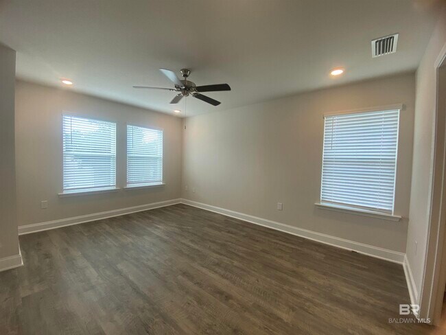 Building Photo - 6681 Spaniel Dr