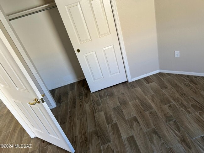 Building Photo - 12822 E Red Iron Trail