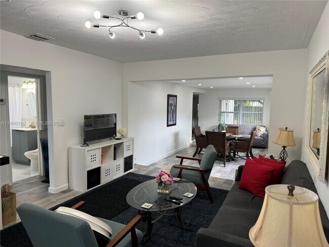 Building Photo - 2247 Jackson St