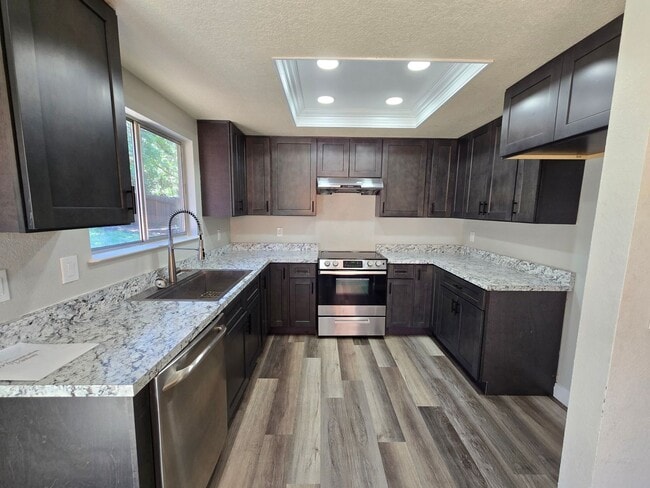 Building Photo - Freshly updated 3-bedroom, 2-bath home