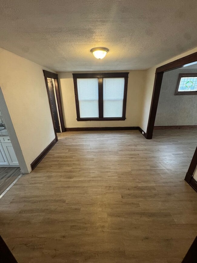 Building Photo - 3245 W 99th St