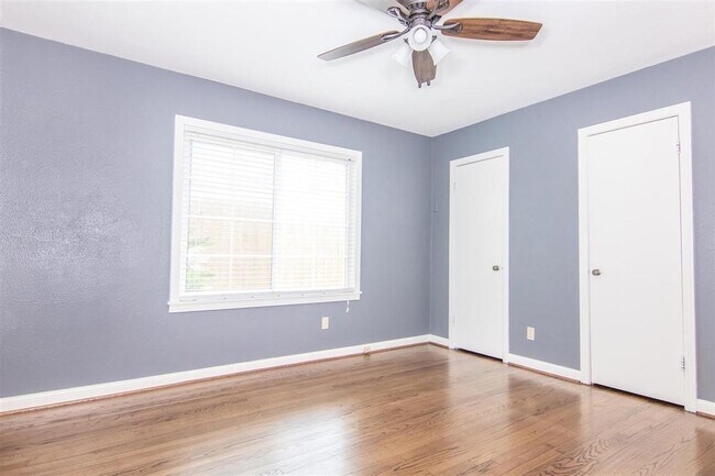 Building Photo - 1607 Libbey Dr
