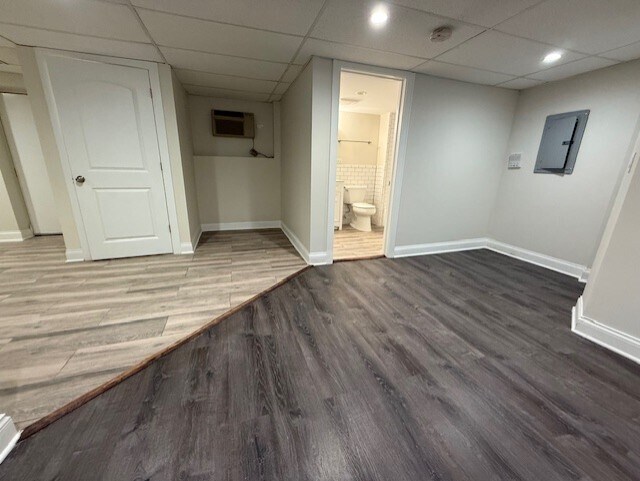 Building Photo - 6932 N Lakewood Ave