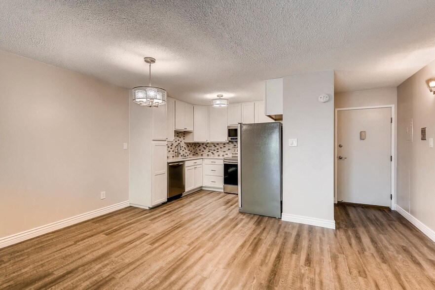 Building Photo - 6940 E Girard Ave