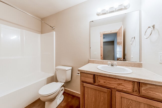 Building Photo - 2615 W 58th St