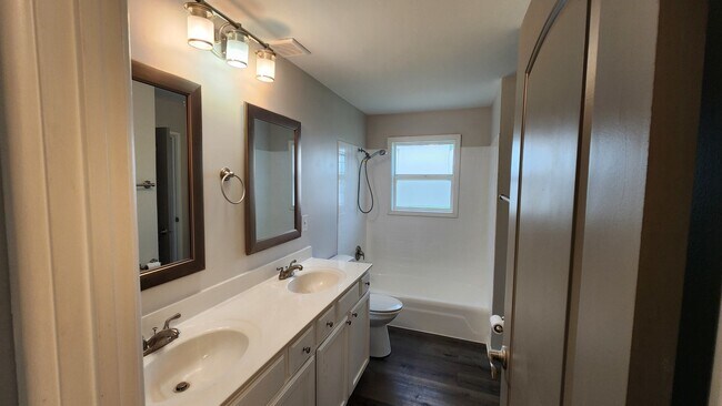 Building Photo - 418 Assembly Dr