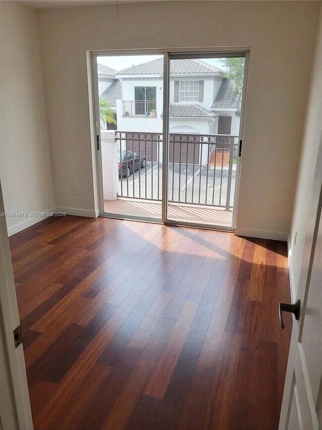 Building Photo - 721 SW 148th Ave