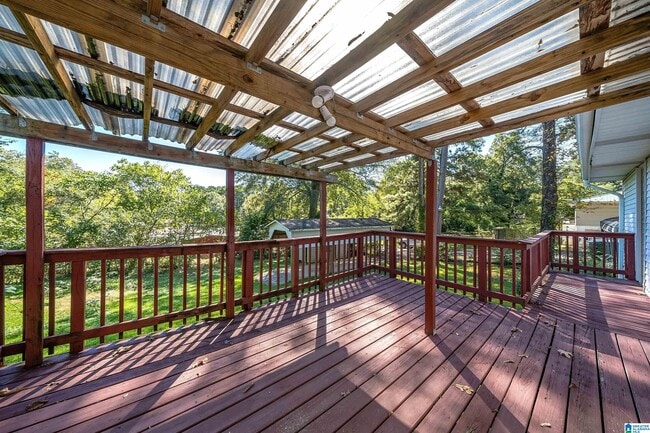 Building Photo - 1301 27th Ave N