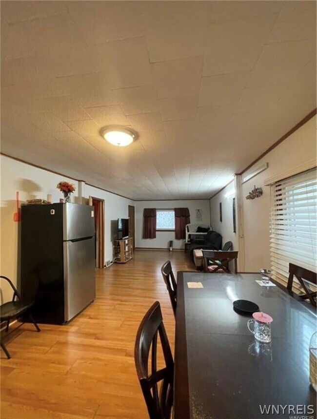 Building Photo - 226 Longnecker St